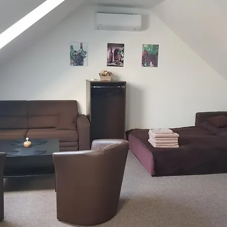 Nyaraló Sklep U Cejku Mutěnice